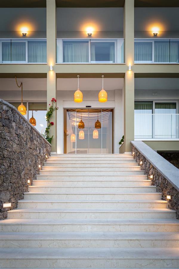 Eleals Boutique Hotel Perama  Bagian luar foto